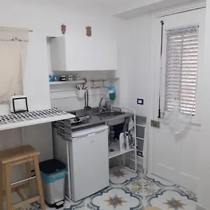  Apartment Oneto
